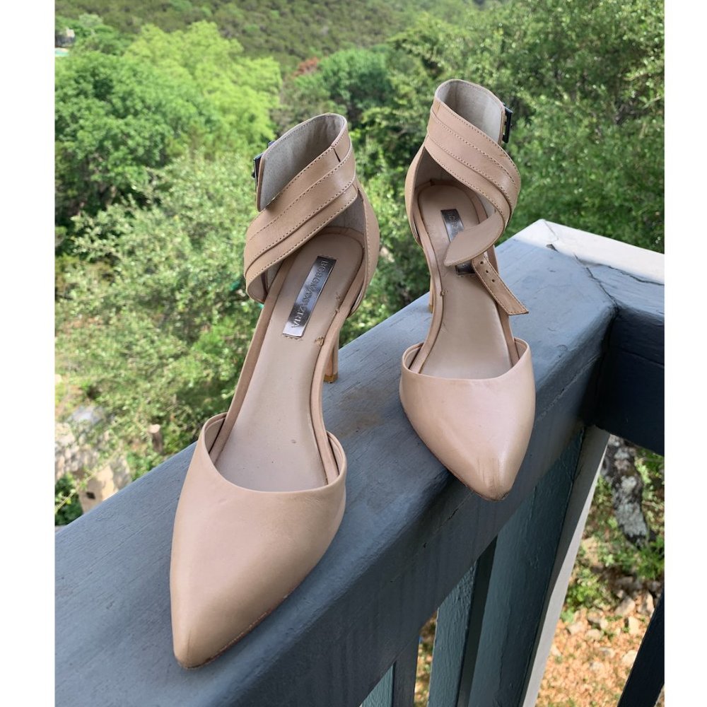 BCBG MAXAZRIA Beige/Cream Leather 3" High Heels - Sz 8 1/2